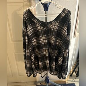 lot of 4 assorted Lane Bryant tops in sizes 22/24